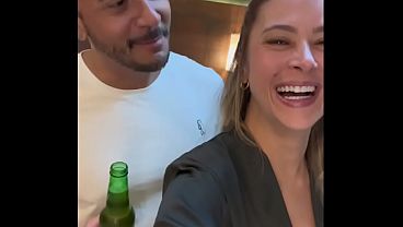 “Vem ver Corno, olha o que esse pau faz com sua esposinha” – Esse casada brasileira é uma delicia, Fodeu negão pauzudo e ainda humilhou o corno